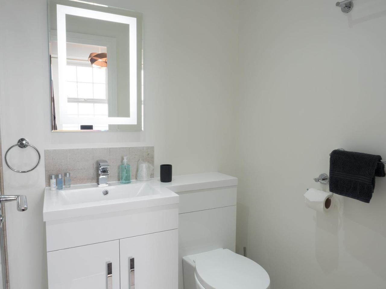 Teifi Netpool Hotel Pembroke Luaran gambar